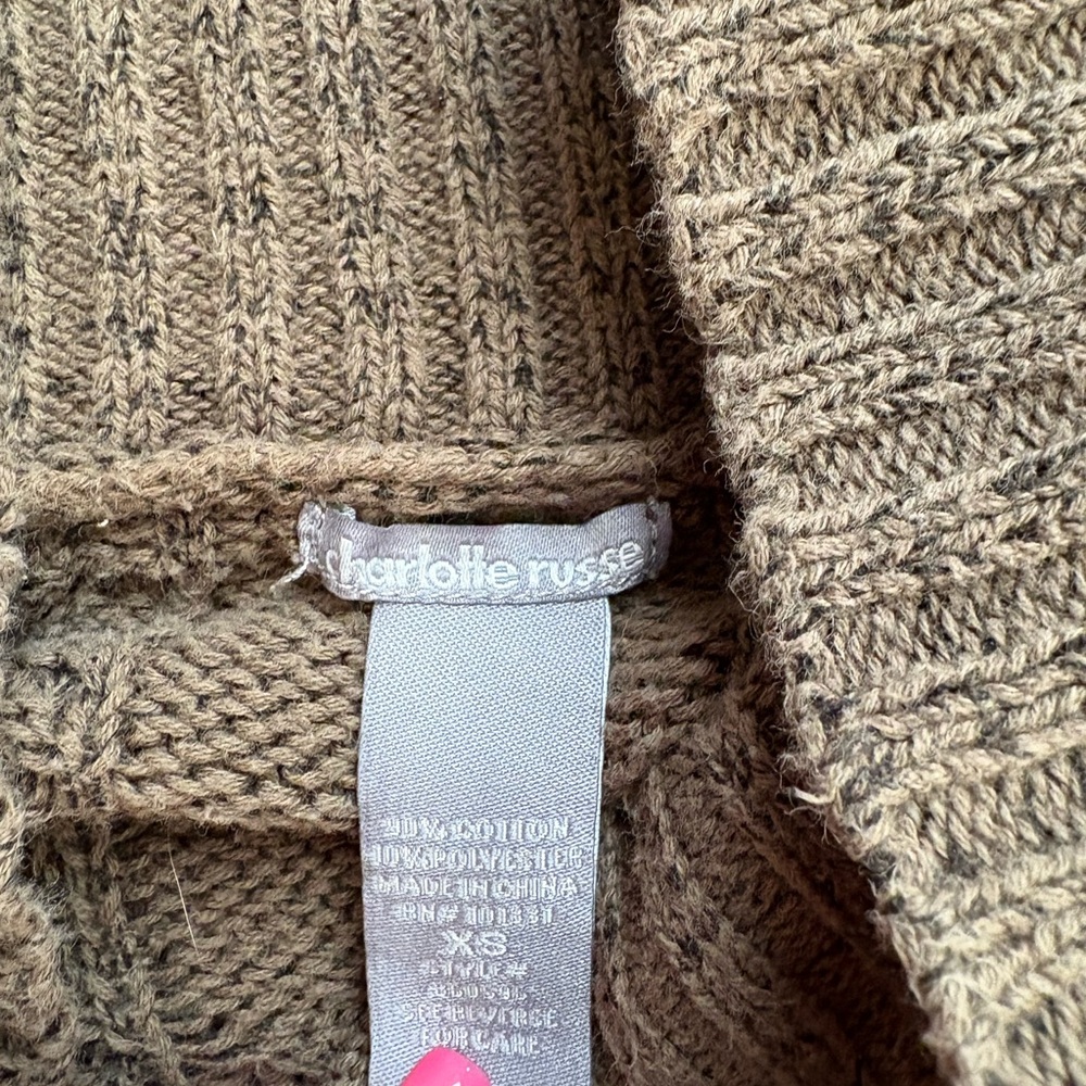 Cardigan - Picture 2 of 4